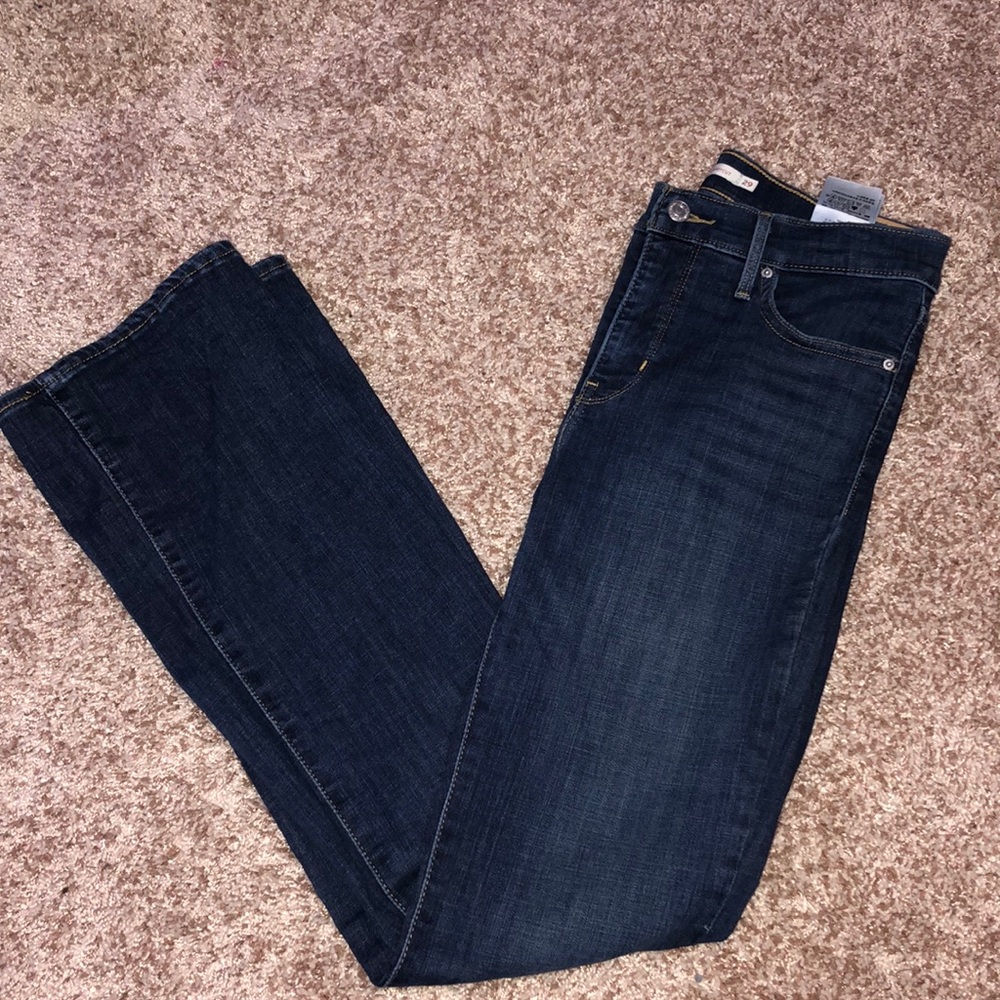 dark wash blue jeans